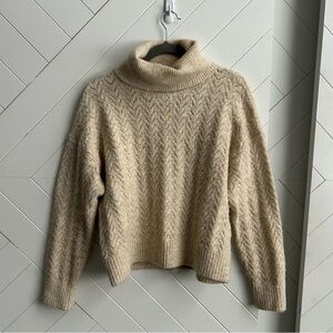 Women’s Old Navy Cozy Cream Turtleneck Sweater size medium